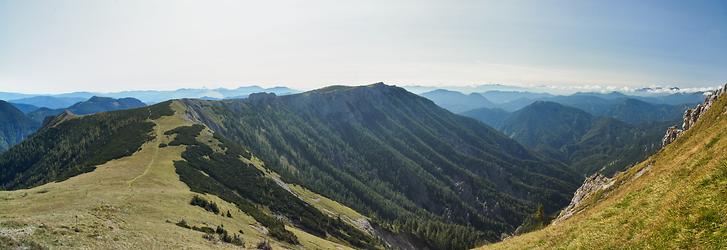 Blick vom Zlackensattel zum Endriegel und zur Bürgeralm