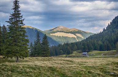 Obere Bodenhütte und im Hintergrund der Speikbichl