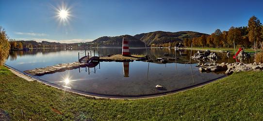 Strandbad mit Leuchtturm