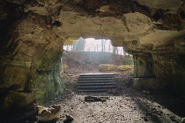 Der sog. 'Leithakalk' - das Baumaterial der örtlichen Burgen - wurde auch beim Festungsbau am Grazer Schlossberg verwendet