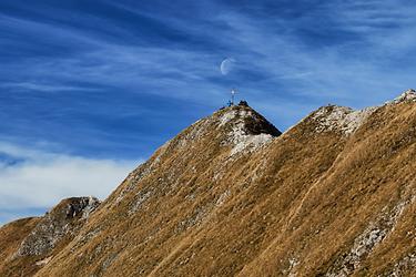 Gipfel und Mond sind schon ganz nahe...