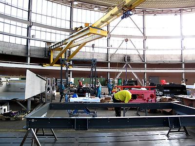 Die säulenlose Rundhalle mit dem mächtigen Kran. (Foto: Martin Krusche)