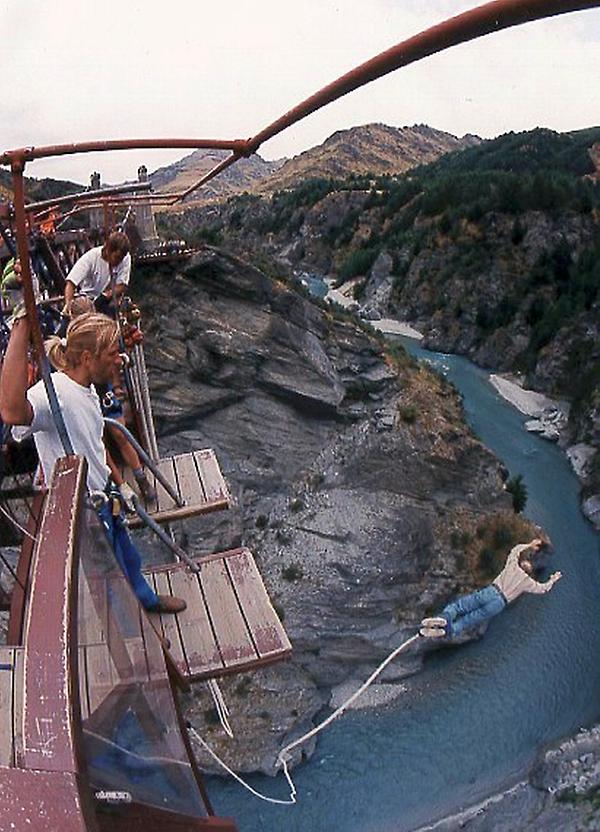 Maurer (12) NZ- Skipper Canjon-Bungee-Jump-3, Last century af.jpg