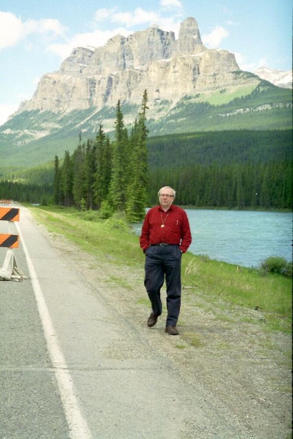 Maurer (06)Canada- Castle Mountain off Transcanada Highway West of Banff, Alberta af.jpg