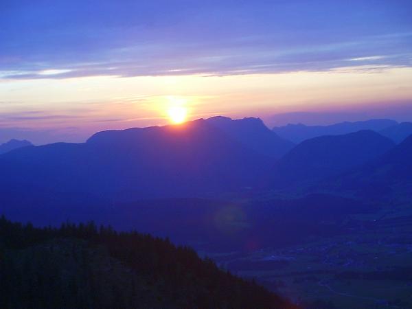 Oeslingerrücken Sonnenuntergang 2008 af.jpg