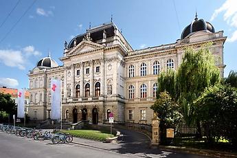 Alte Technik, Hauptgebäude