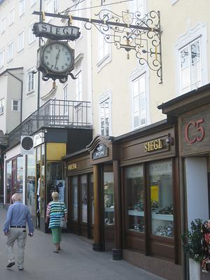 Griesgasse 7 - Uhren Siegl