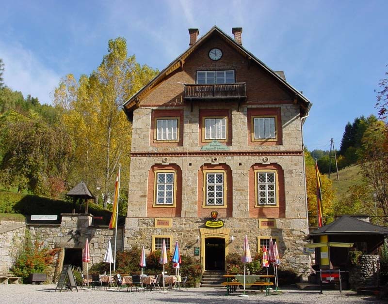 Schaubergwerk (Grubenhaus)