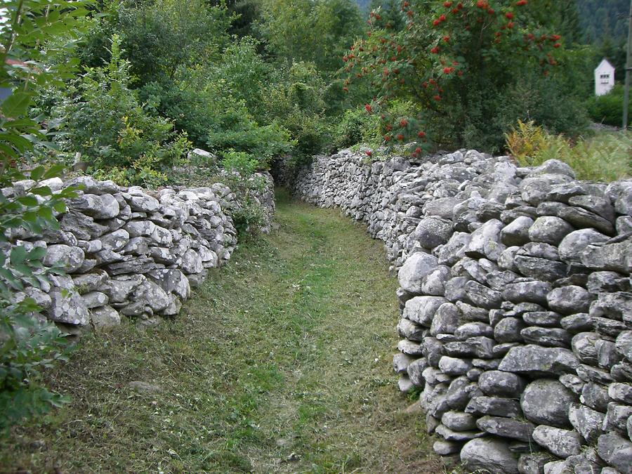 Mauer in Kolbnitz mit altem Römerweg