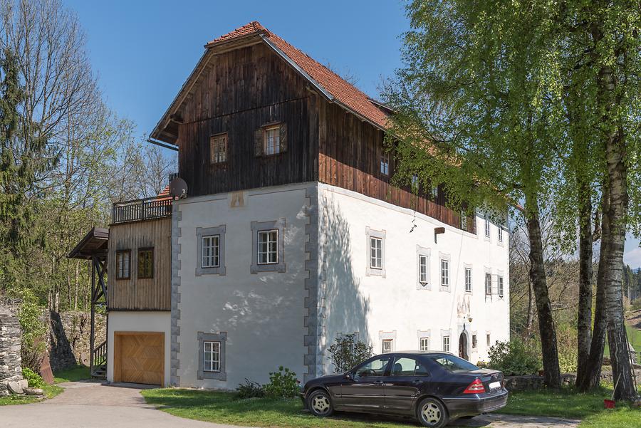 Gutshof und früheres Schloss vulgo „Gschlosser“