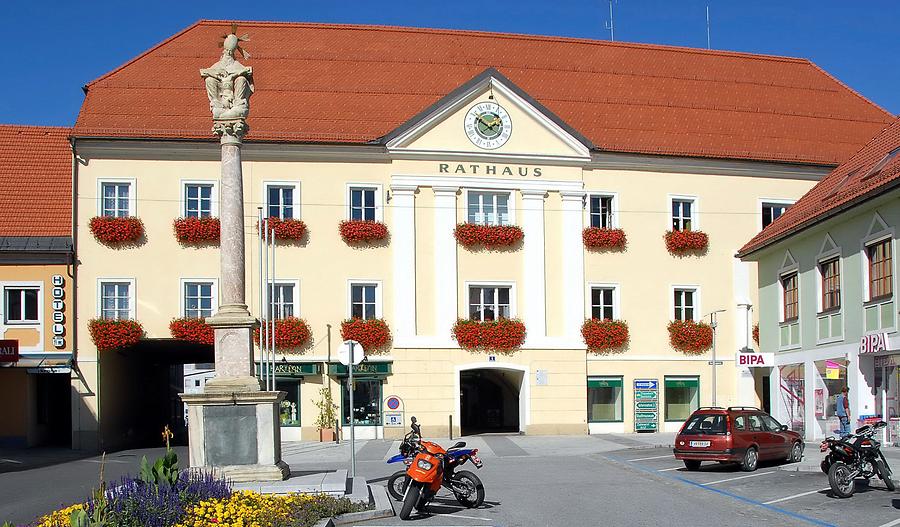 Rathaus (vormals Herzogsburg)