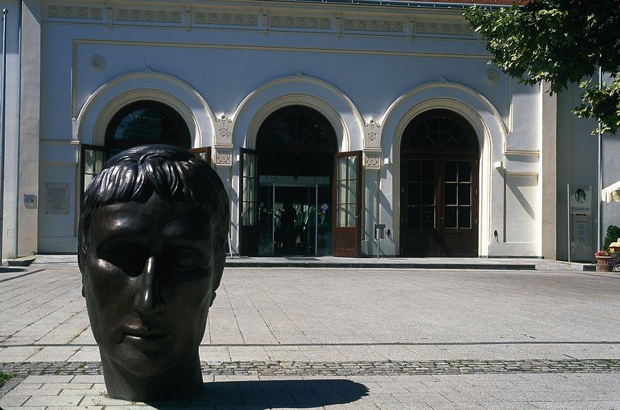 Baden bei Wien - Eingang zur Therme