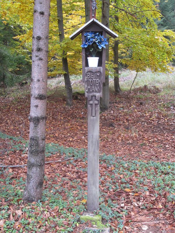 Dunkelsteinerwald, Toter Mann-Kreuz
