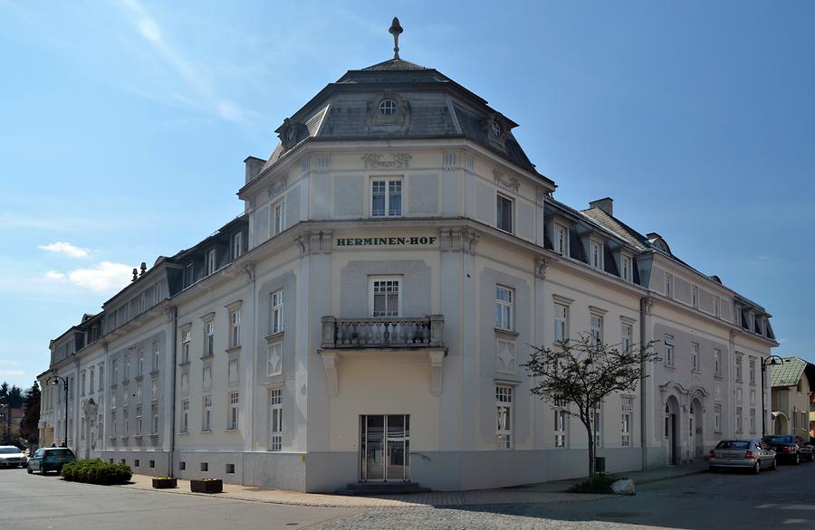 Wohnhaus Herminen- oder Posthof, 1923/24 von Ludwig Baumann erbaut