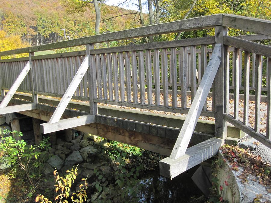 Steg Promenadeweg über den Laaber Bach in Breitenfurt.