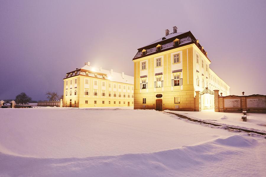 Engelhartstetten - Schloss Hof