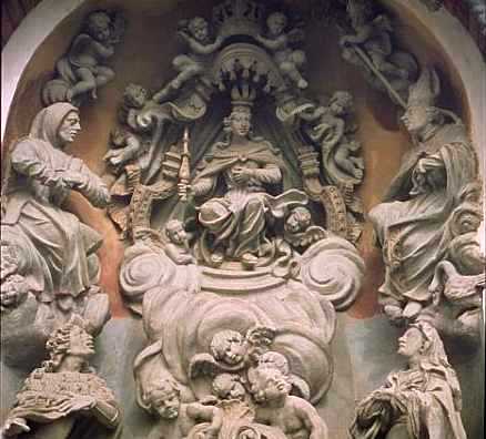 Relief an der Kirchenwand in der Kartause