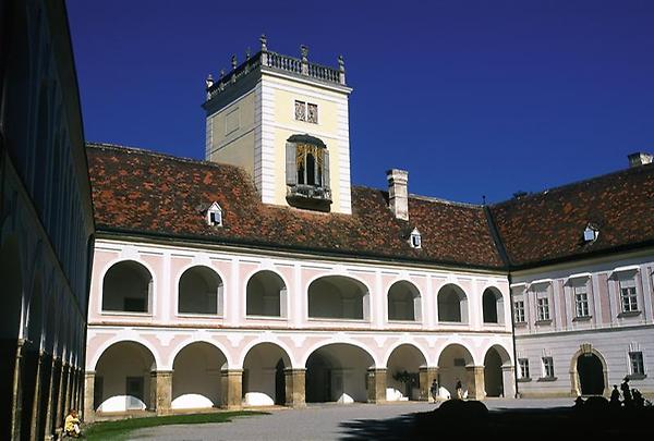 Stift Heiligenkreuz, Innenhof