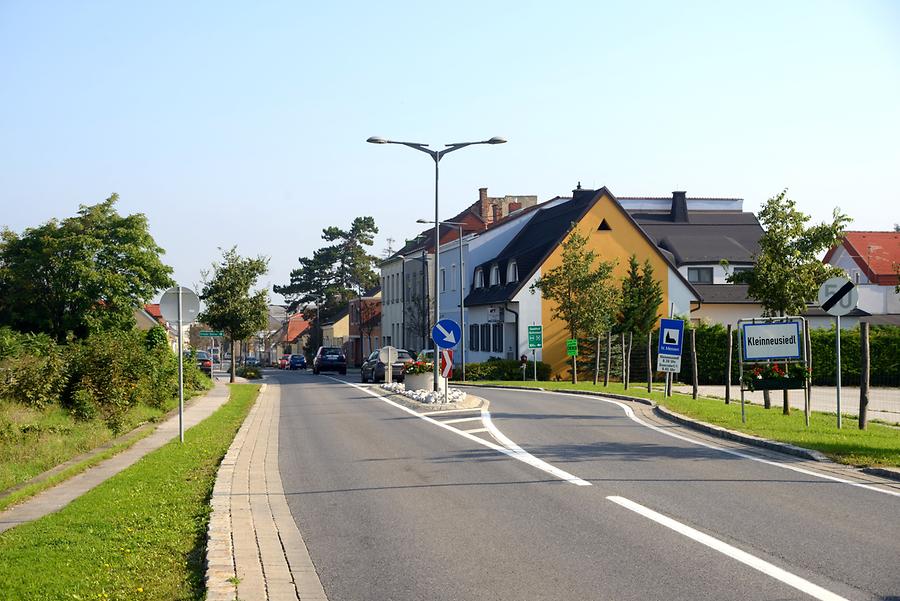 Klein-Neusiedl - Südlicher Ortseingang