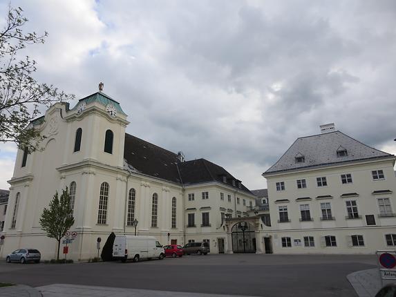 Kreuzschwesternkirche und Kreuzschwesternkloster