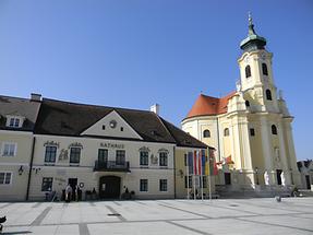 Rathaus und Pfarrkirche