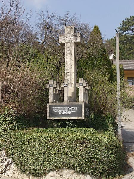 7 Kreuze - Gedenkmal.jpg