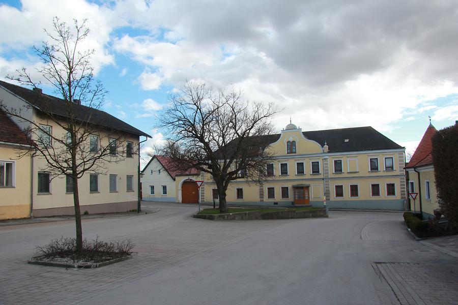 Michelhausen - Hauptplatz