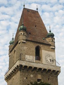 Burgturm - Sonnenuhr und Burguhr