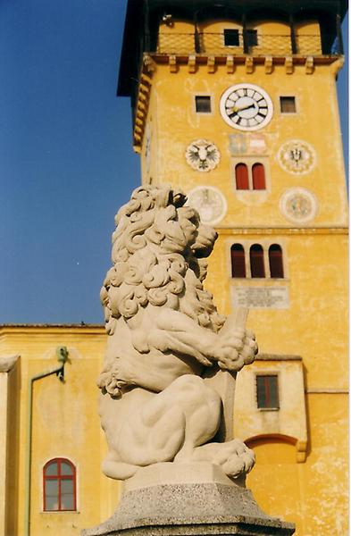 003-Stadt-Brunnen, Löwe.jpg