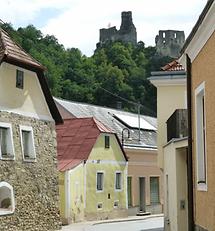 Markt mit Ruine