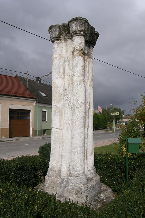 Zistersdorf - Sogenannte Brotlaibsäule