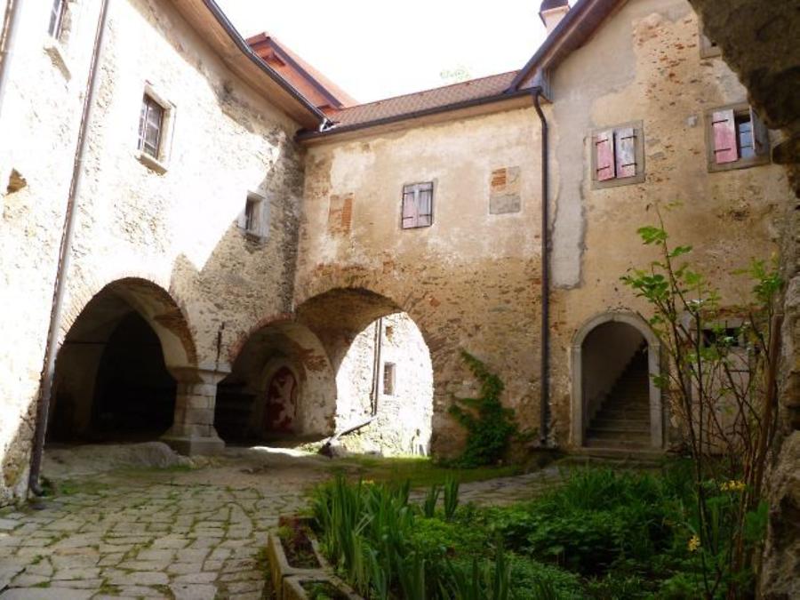 Burg Piberstein Innenhof