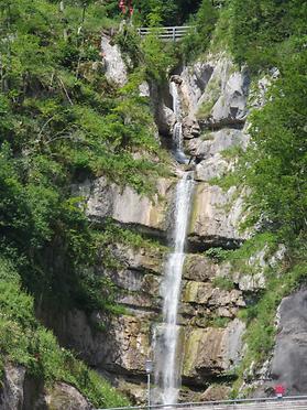 Wasserfall in Hallstatt