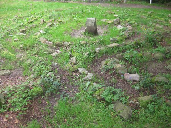 Labyrinth vor Burgruine Haichenbach