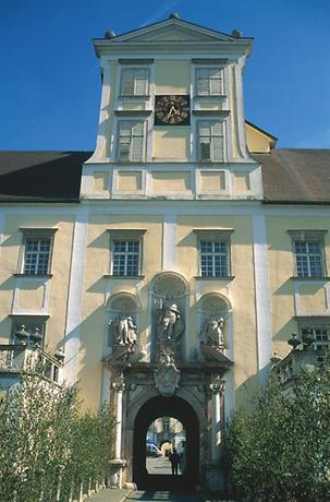 Brückentor, Tor zum Klosterhof