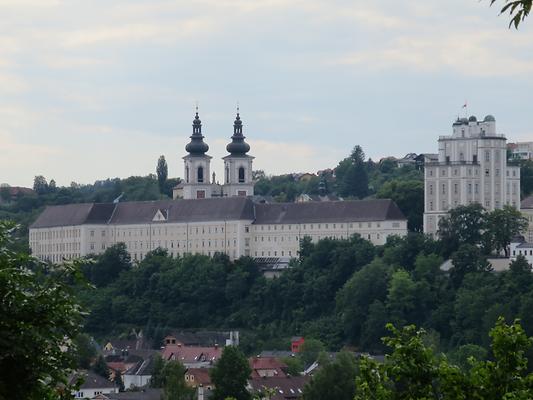 Stift Kremsmünster mit Sternwarte