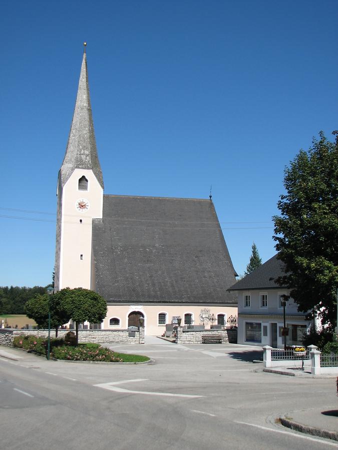 Kath. Pfarrkirche hll. Simon und Judas sowie Friedhof