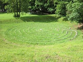 Labyrinth bei Kloster