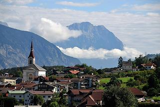 Ort mit Kirche