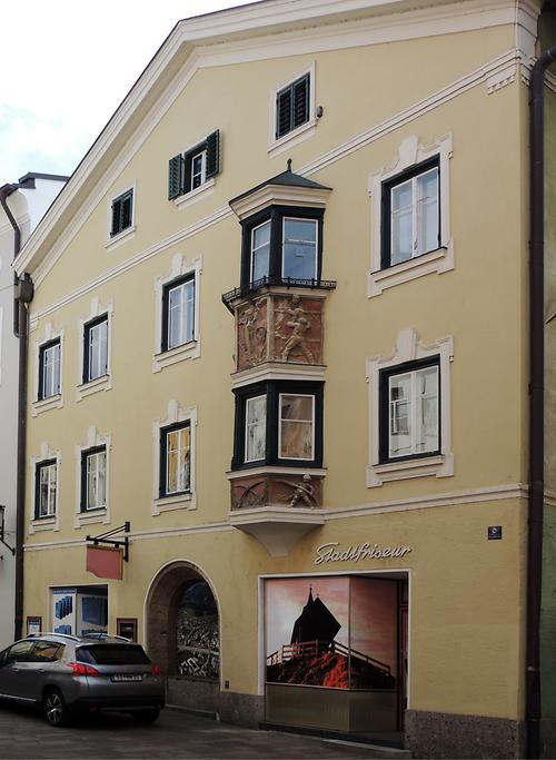Bürgerhaus. Franz-Josef-Straße