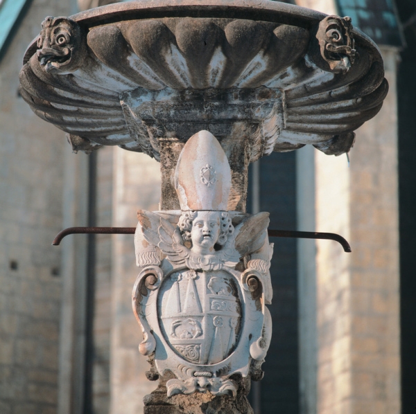 Innerer Stiftshof Neptun-Brunnen Detail Wappen des Abtes Raimund von Rehling (1659-1675) von Franz Pernegger 1665. Stift 1074 gegründet. Foto: IMAGNO / Gerhard Trumler