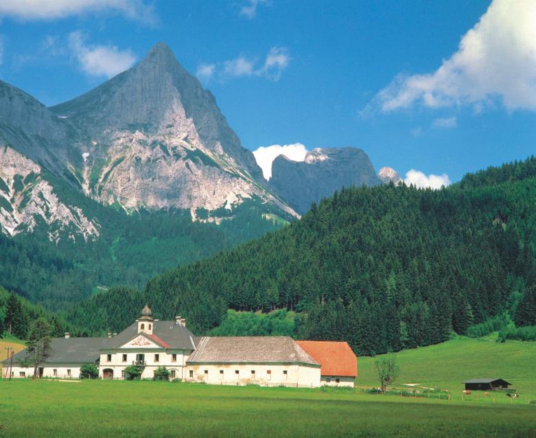Schloss Kaiserau mit Admonter Kalbling
