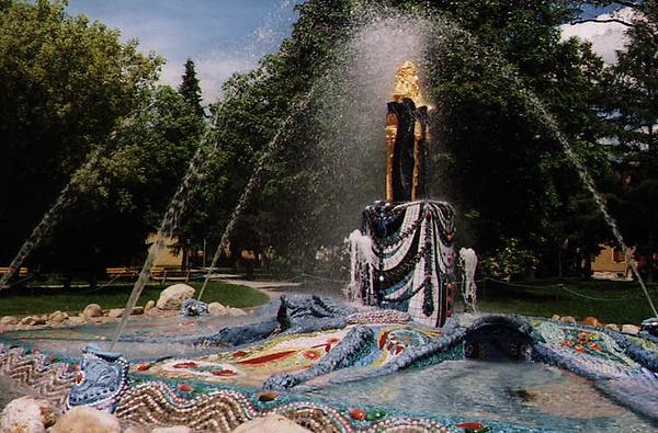 Mosesbrunnen von Ernst Fuchs, Bärnbach, Foto: Ewald Tinnacher. Aus: Wikicommons 