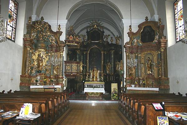 Pfarrkirche Hl. Margaretha, Innenansicht, Foto: Steindy. Aus: Wikicommons 
