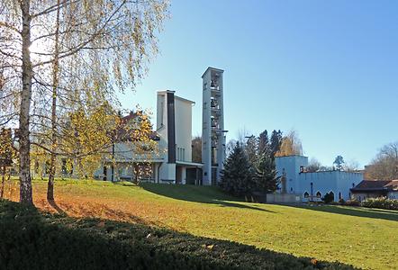 Christi Geburt Kirche, Entwurf der Architekten Robert Kramreiter-Klein aus Wien, gebaut 1962-1963