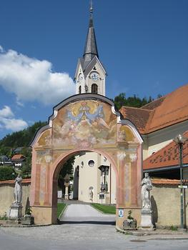 Franziskanerkloster - Kirchhof, Eingang