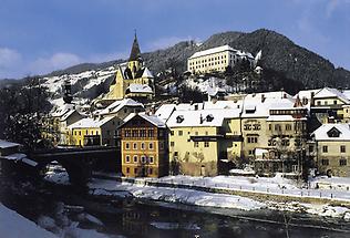 Murau mit Schloss (Winteransicht)