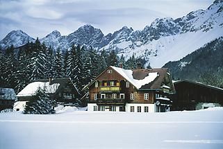 Ramsau mit Dachsteinsüdwand