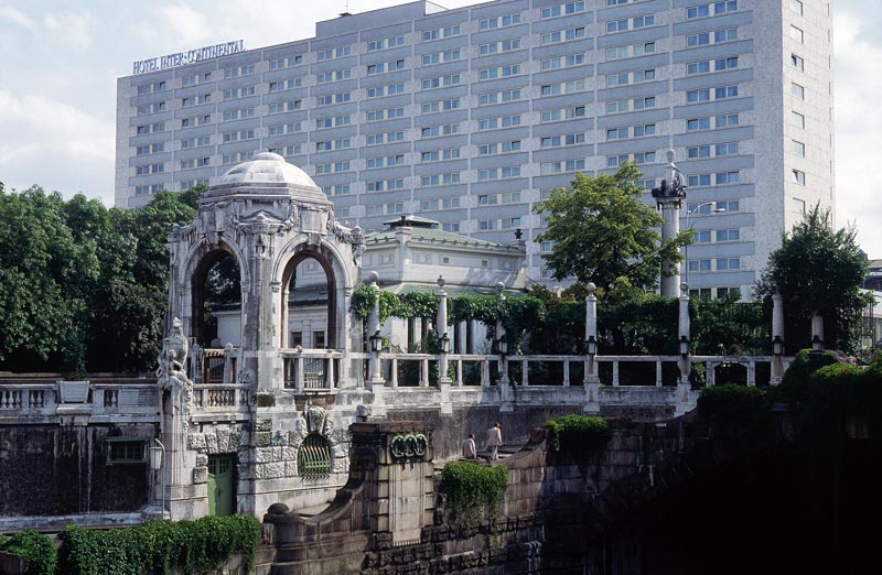 Stadtpark in Wien mit Hotel Intercontinental