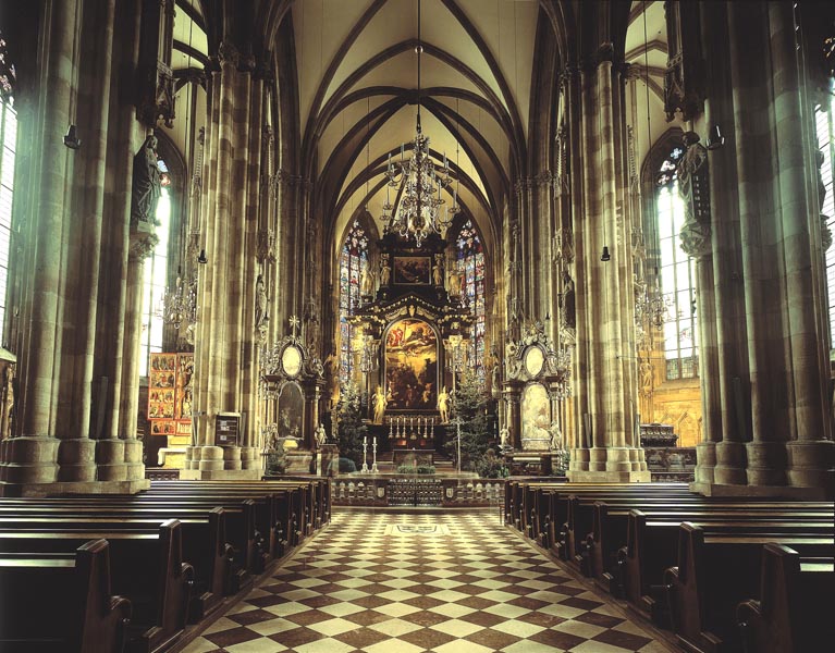 Stephansdom - Blick auf Hochaltar